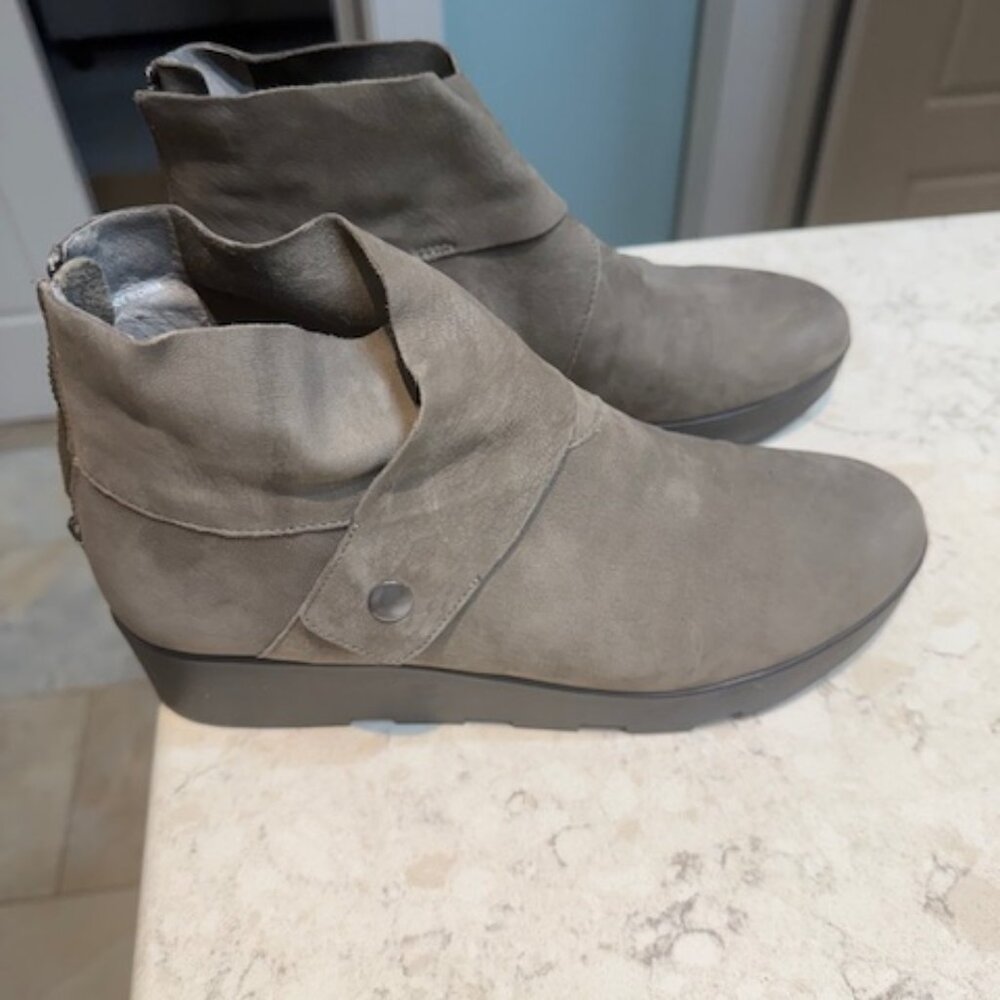 Eileen Fisher Ankle boots - Size 8 - New in Box